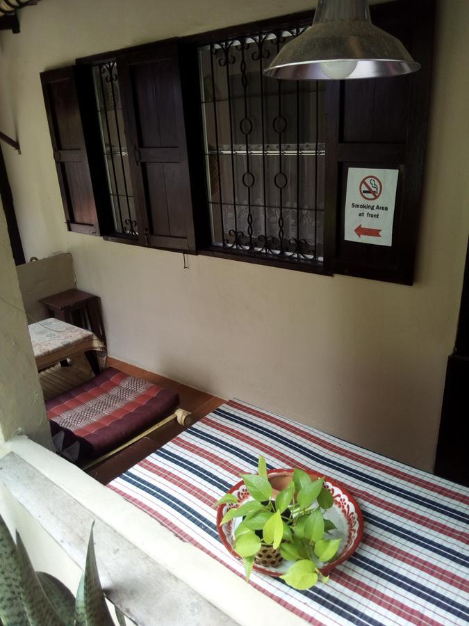 Twin House @ Tapae Vandrerhjem Chiang Mai Eksteriør bilde